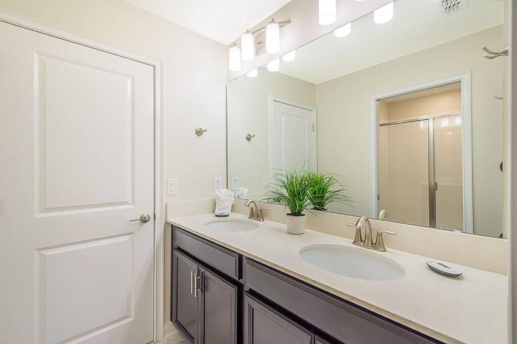 Luxury Villa Inside Storey Lake, Kissimmee - No Extra Fees Exteriör bild